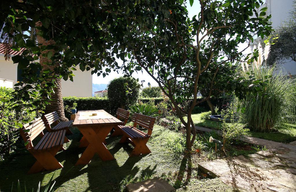 Guesthouse Bmb Bagaric บุดวา ภายนอก รูปภาพ