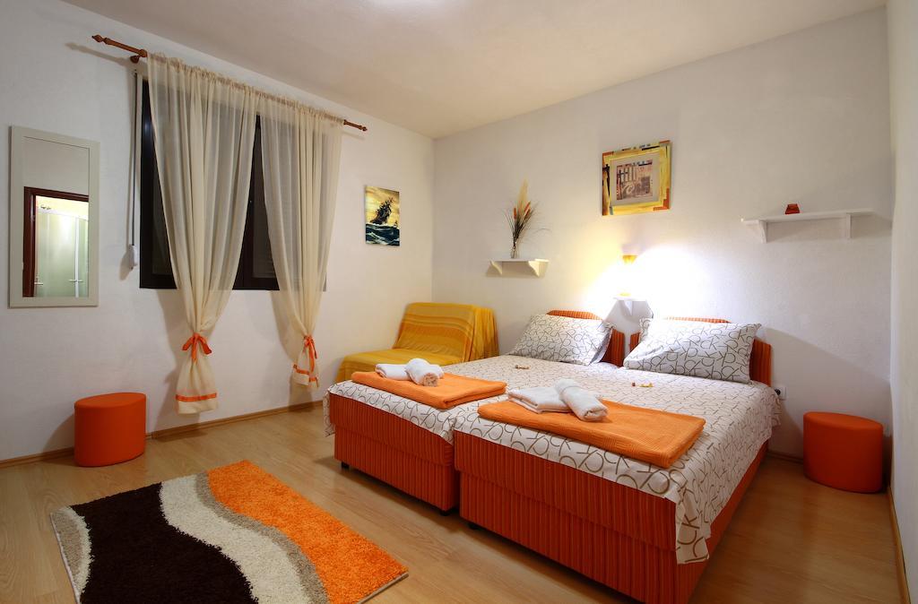 Guesthouse Bmb Bagaric บุดวา ห้อง รูปภาพ