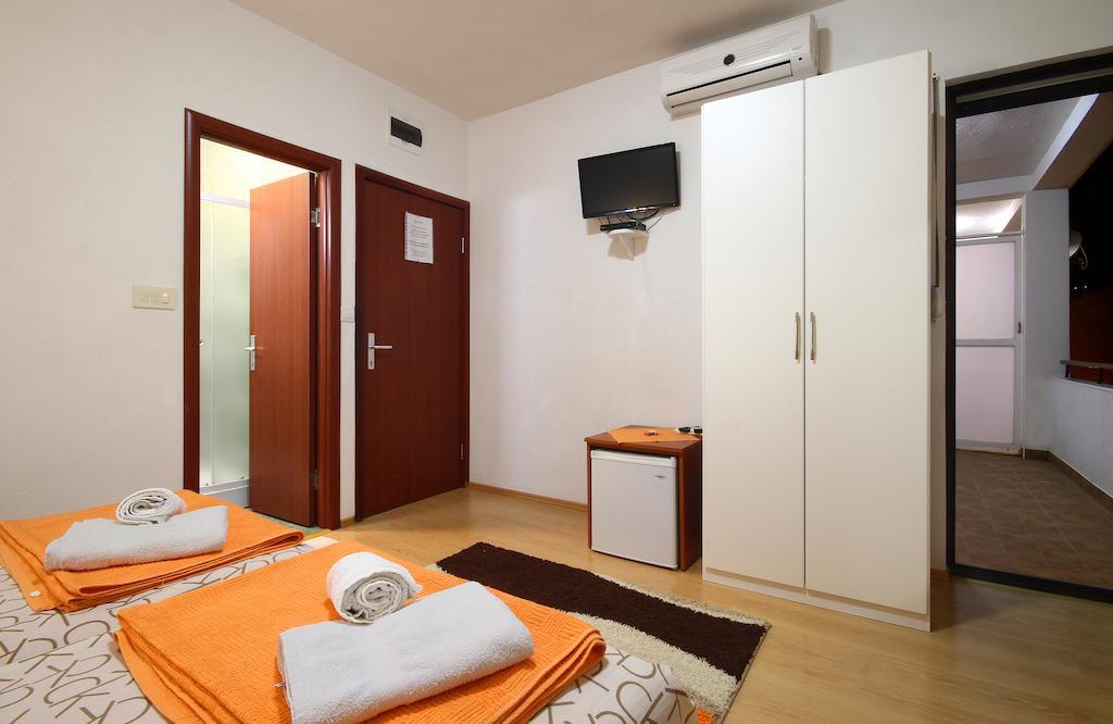 Guesthouse Bmb Bagaric บุดวา ห้อง รูปภาพ